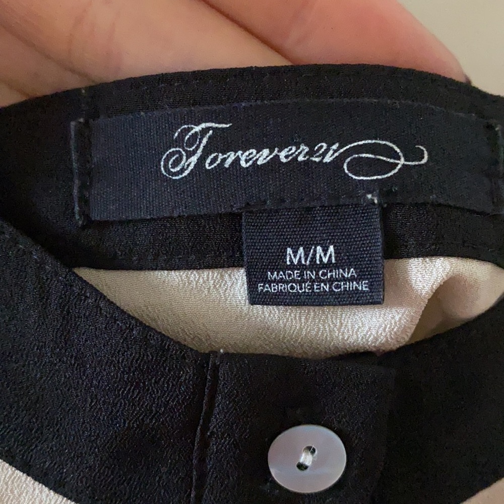Forever 21 cream and black camisole blouse - Picture 4 of 5